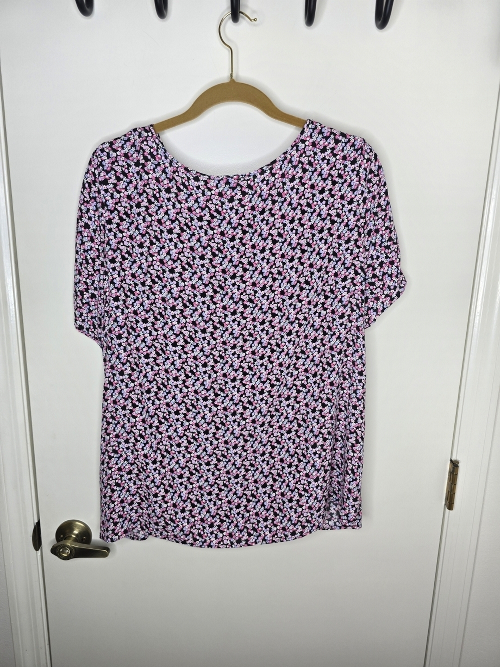 Talbots Black and Pink Floral V-Neck Short Sleeve Top - Picture 4 of 6